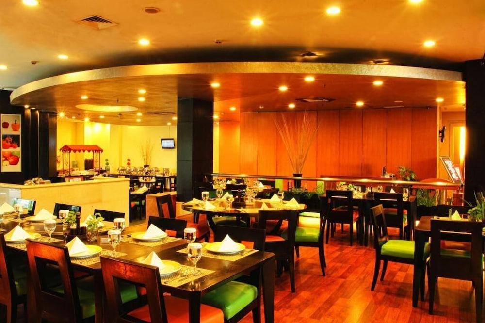 Grand Suka Hotel Pekanbaru Eksteriør billede