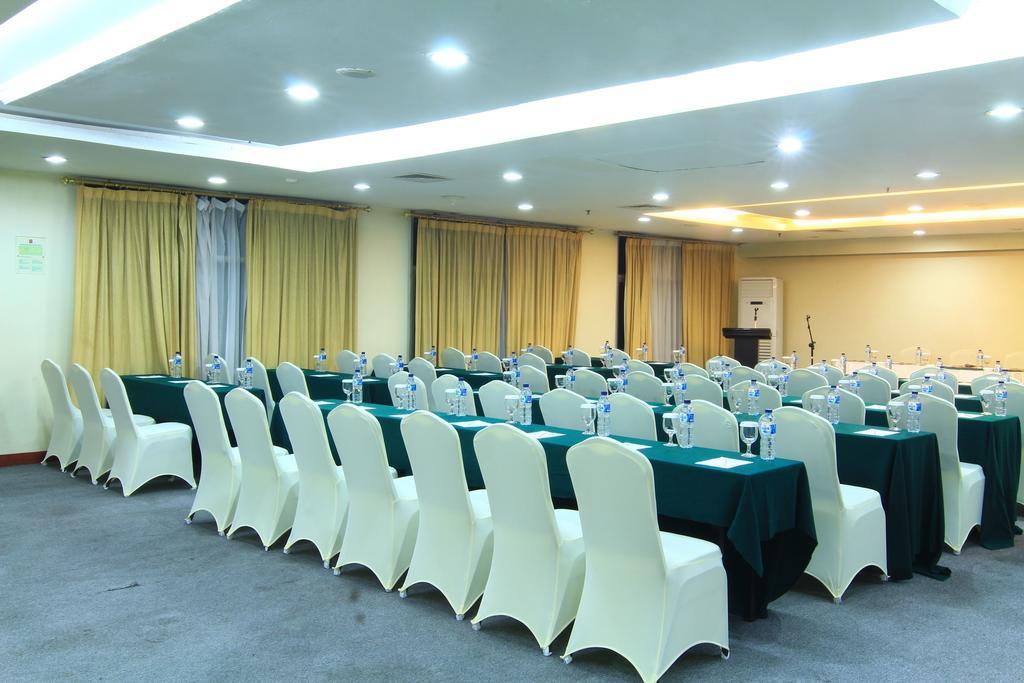 Grand Suka Hotel Pekanbaru Eksteriør billede