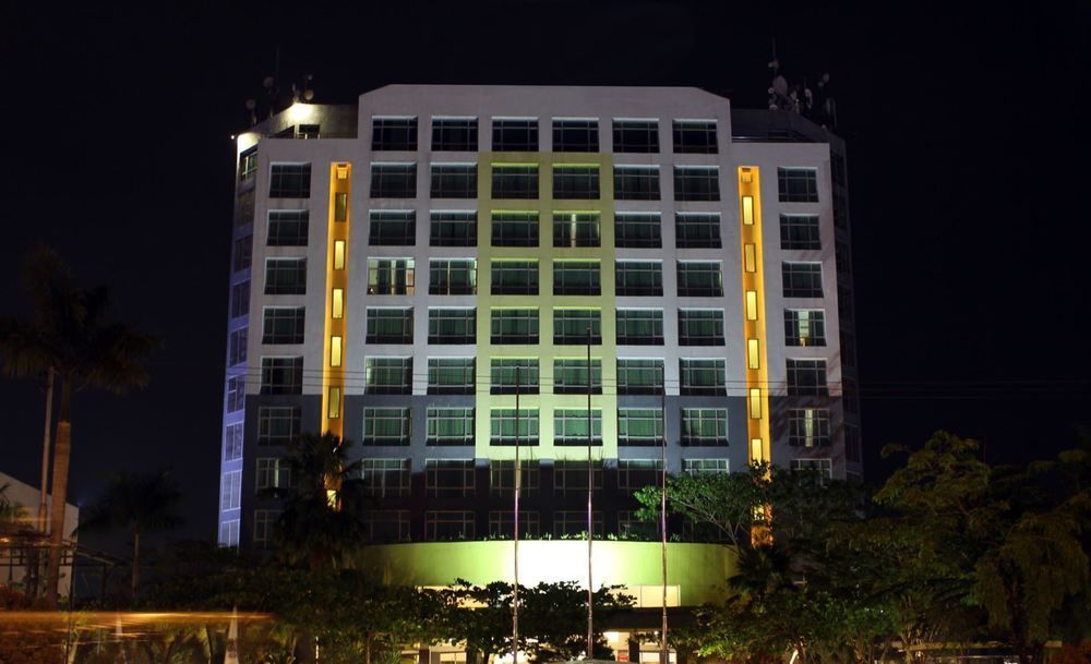 Grand Suka Hotel Pekanbaru Eksteriør billede