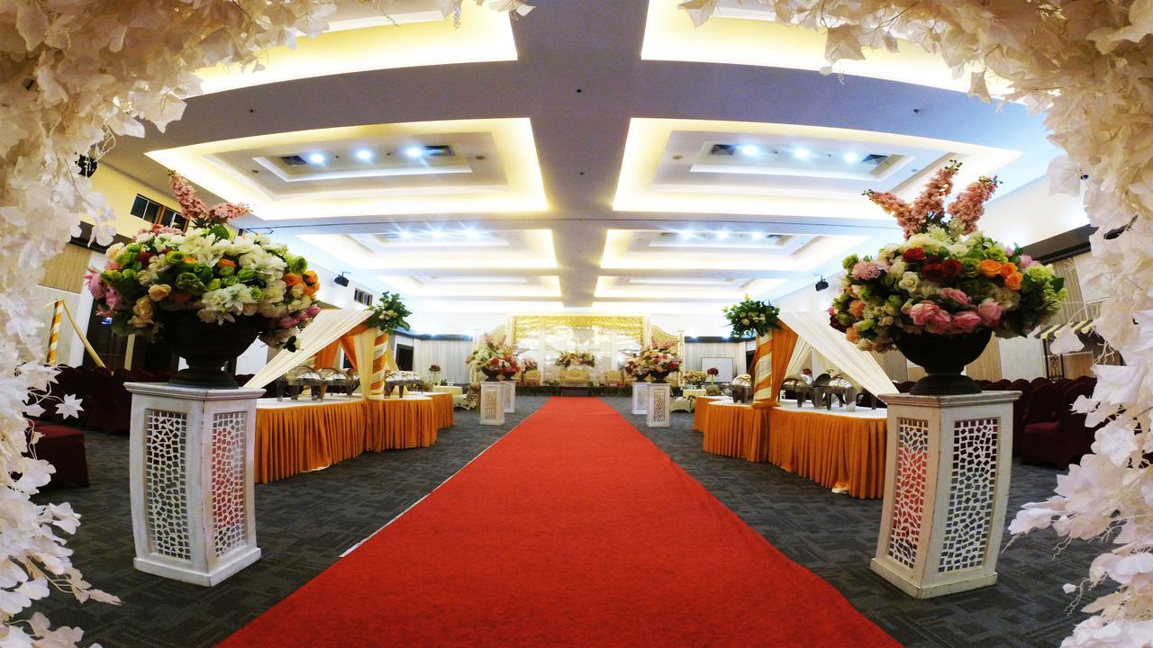 Grand Suka Hotel Pekanbaru Eksteriør billede