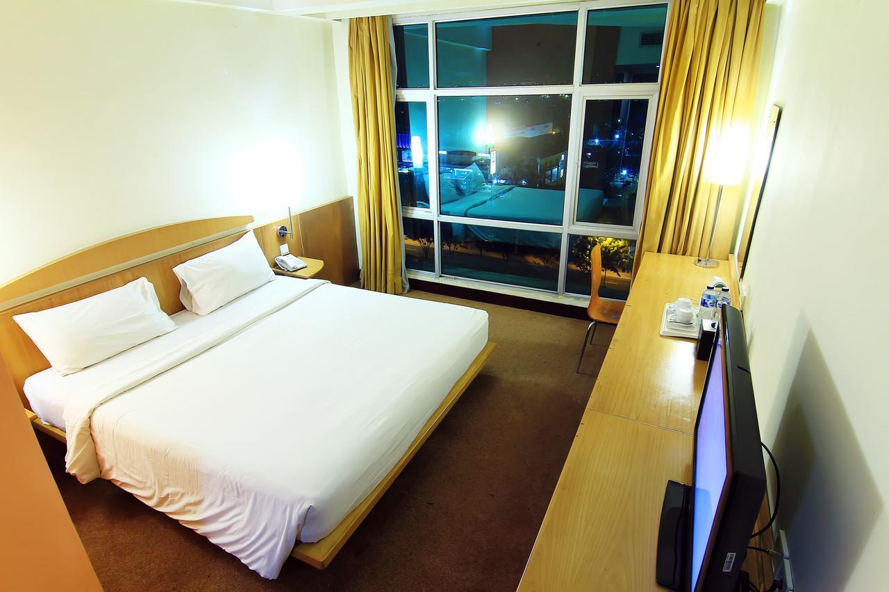 Grand Suka Hotel Pekanbaru Eksteriør billede