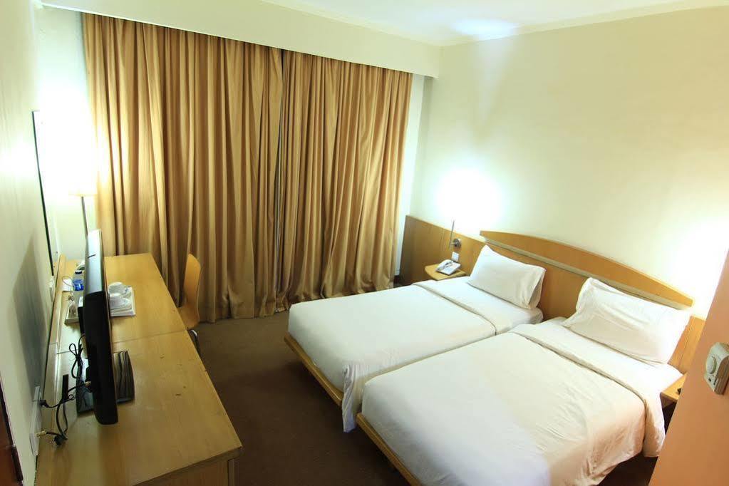 Grand Suka Hotel Pekanbaru Eksteriør billede