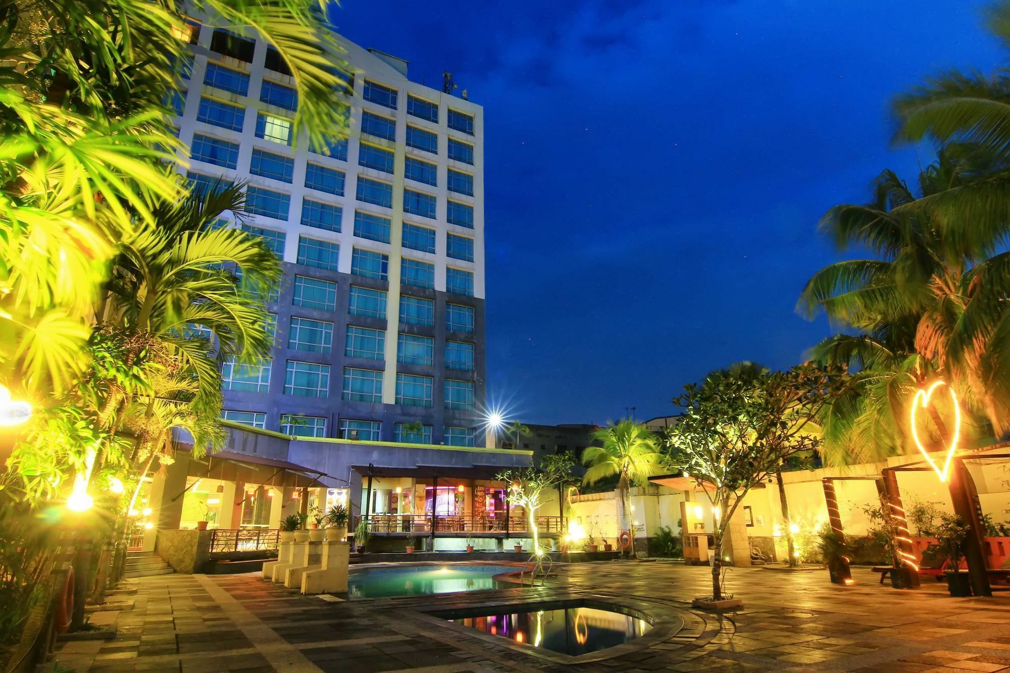 Grand Suka Hotel Pekanbaru Eksteriør billede